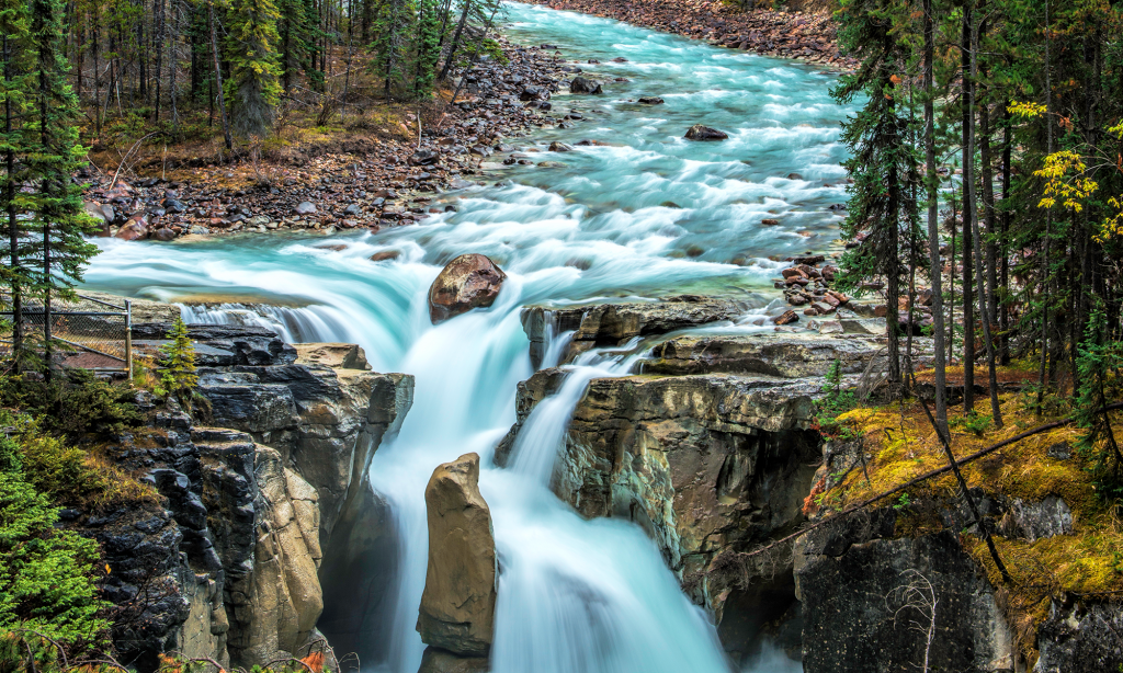 Alberta's Icefields parkway 5 Icefieldsparkway waterfall