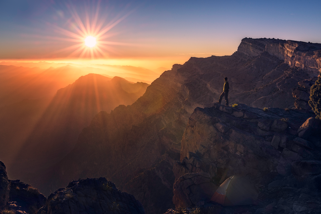 Never Stop Exploring لا تقف قمة جبل شمس عن الاستكشاف 1