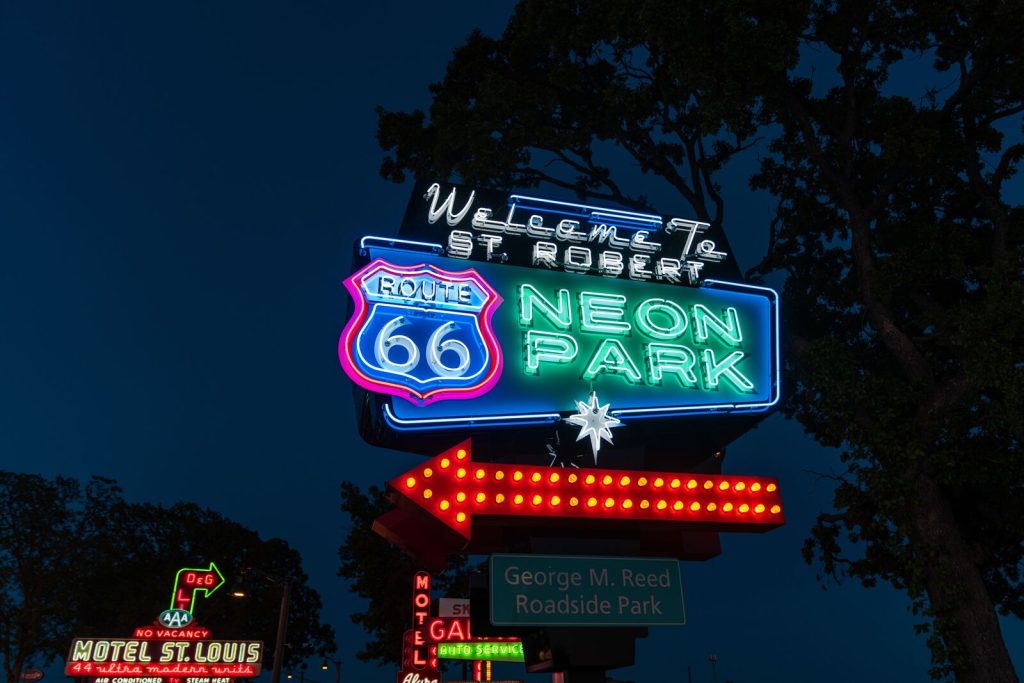 large St. Robert Route 66 Neon Park