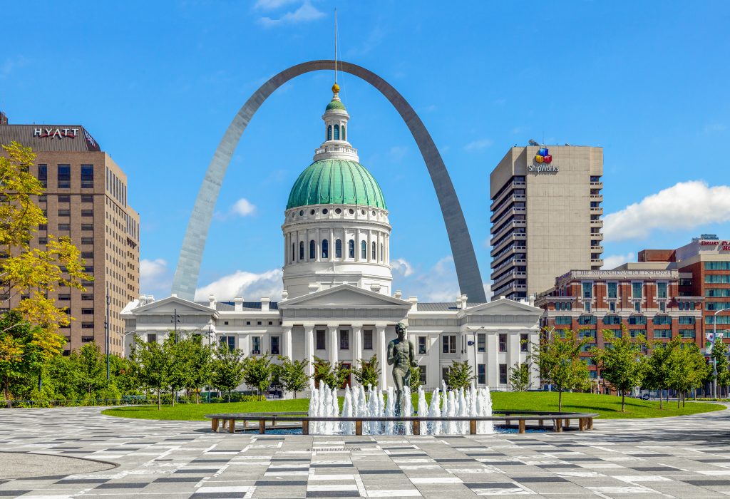 Kiener Old Courthouse Arch Burt Remis 1 1