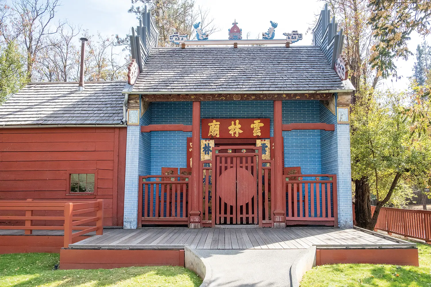 Selling a different side of California to active clients 5 CALIFORNIA TEMPLE