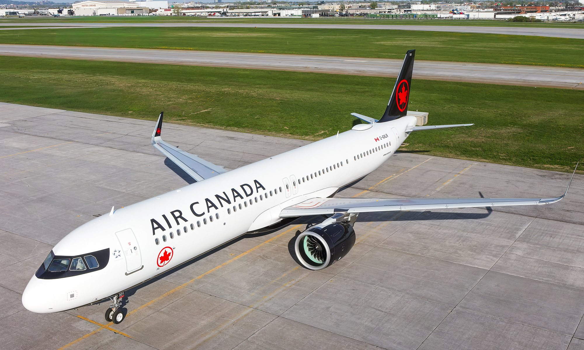 New bedding and amenities for Air Canada 1 AIR CANADA INSET