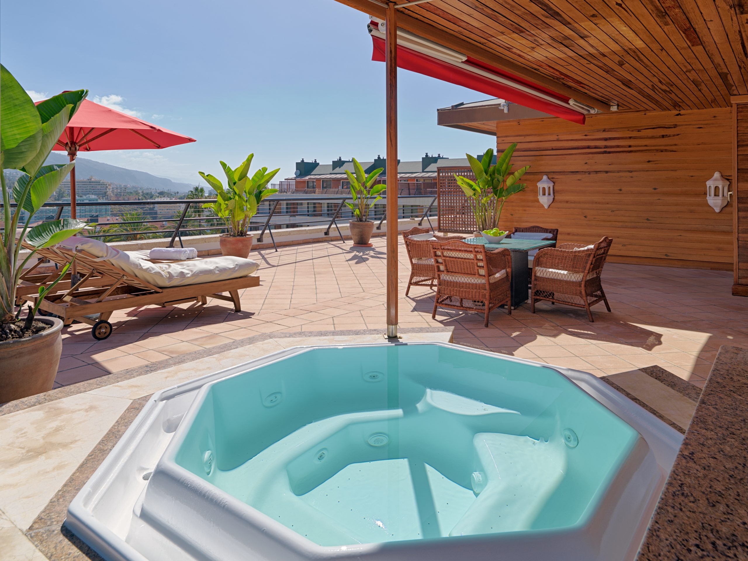 Luxury accommodation and golf in Tenerife 1 Suite with Jacuzy 2 scaled