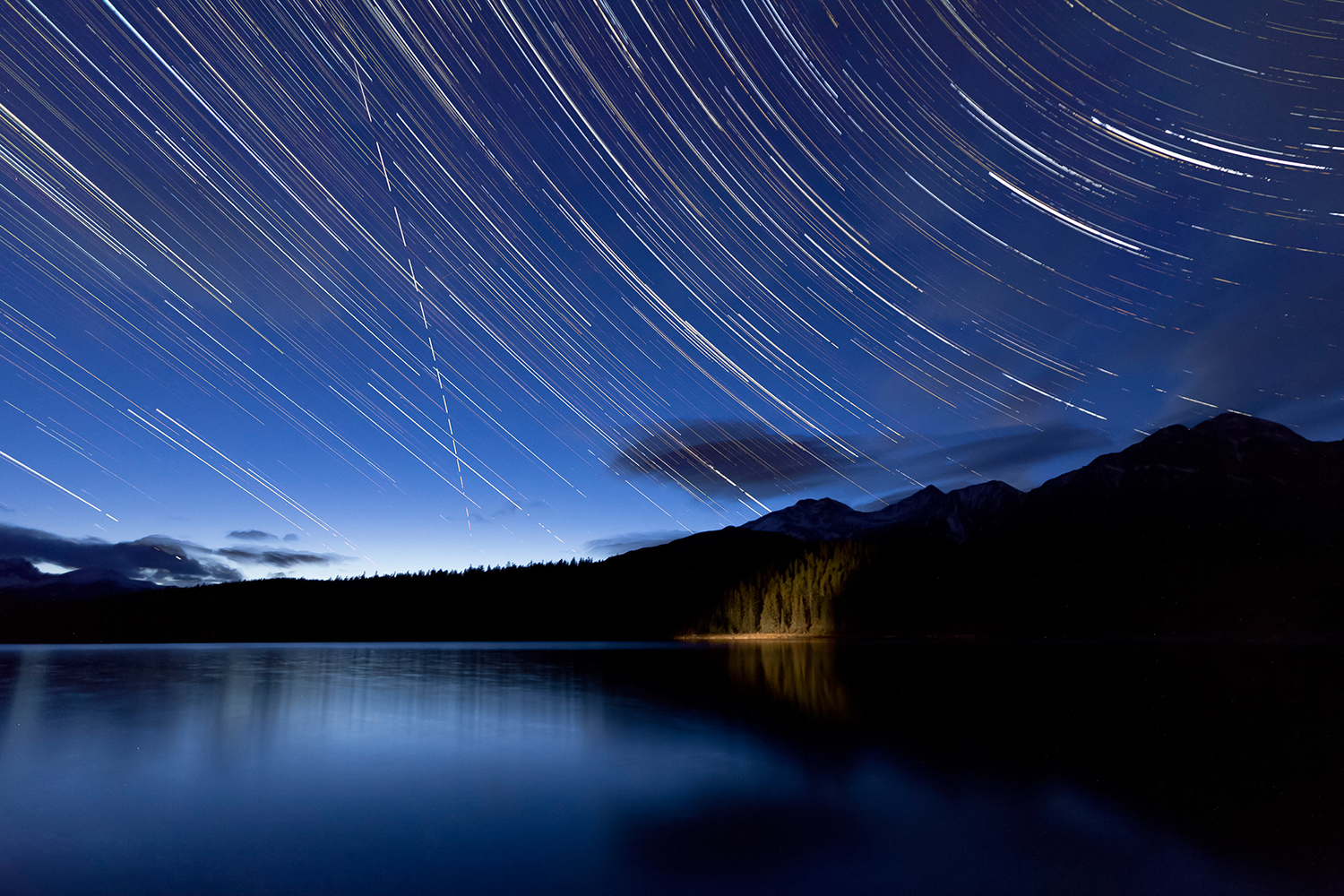 Look up at one of the world’s greatest night skies in Jasper 1 SKY INSET