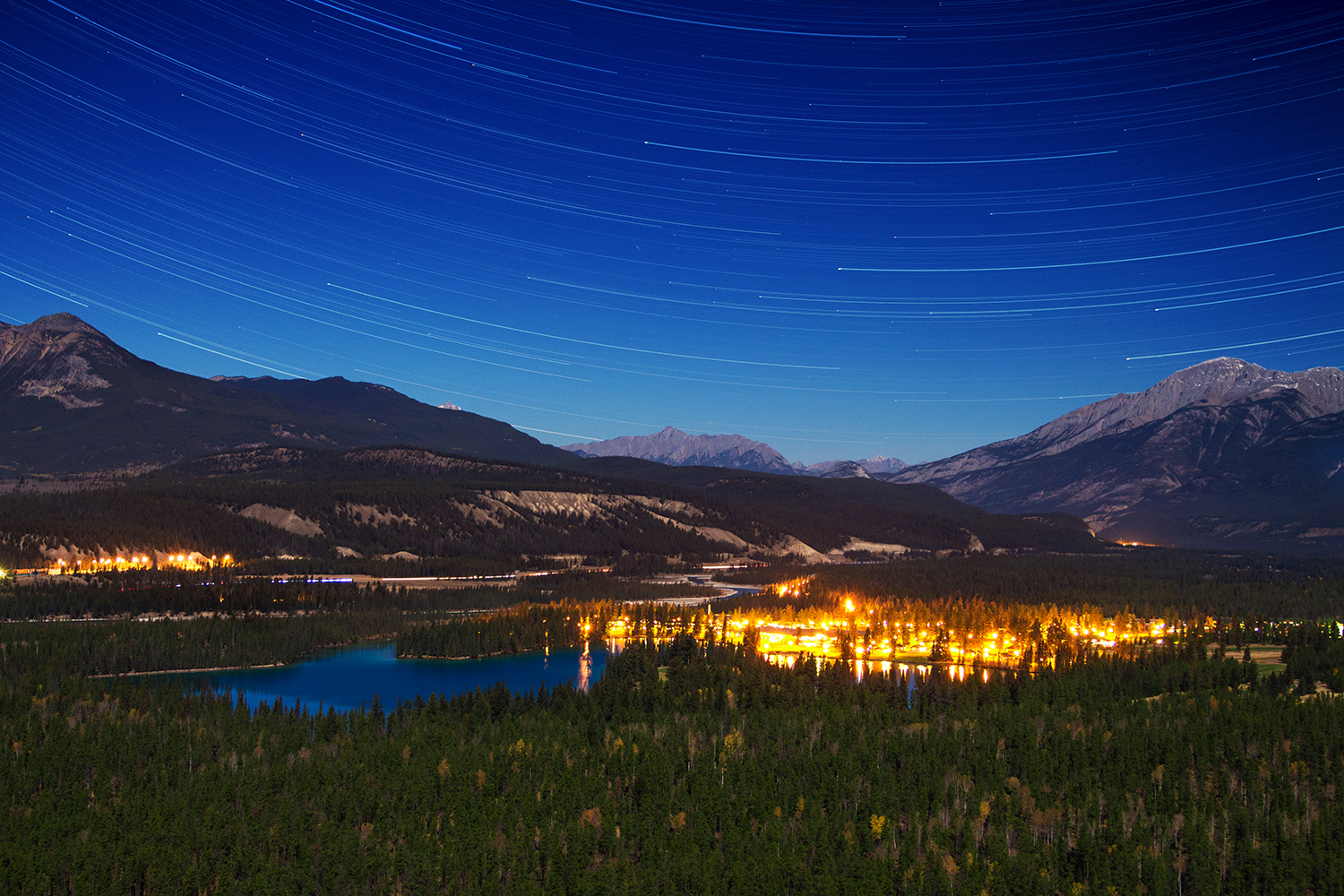 Look up at one of the world’s greatest night skies in Jasper 3 SKY INSET2