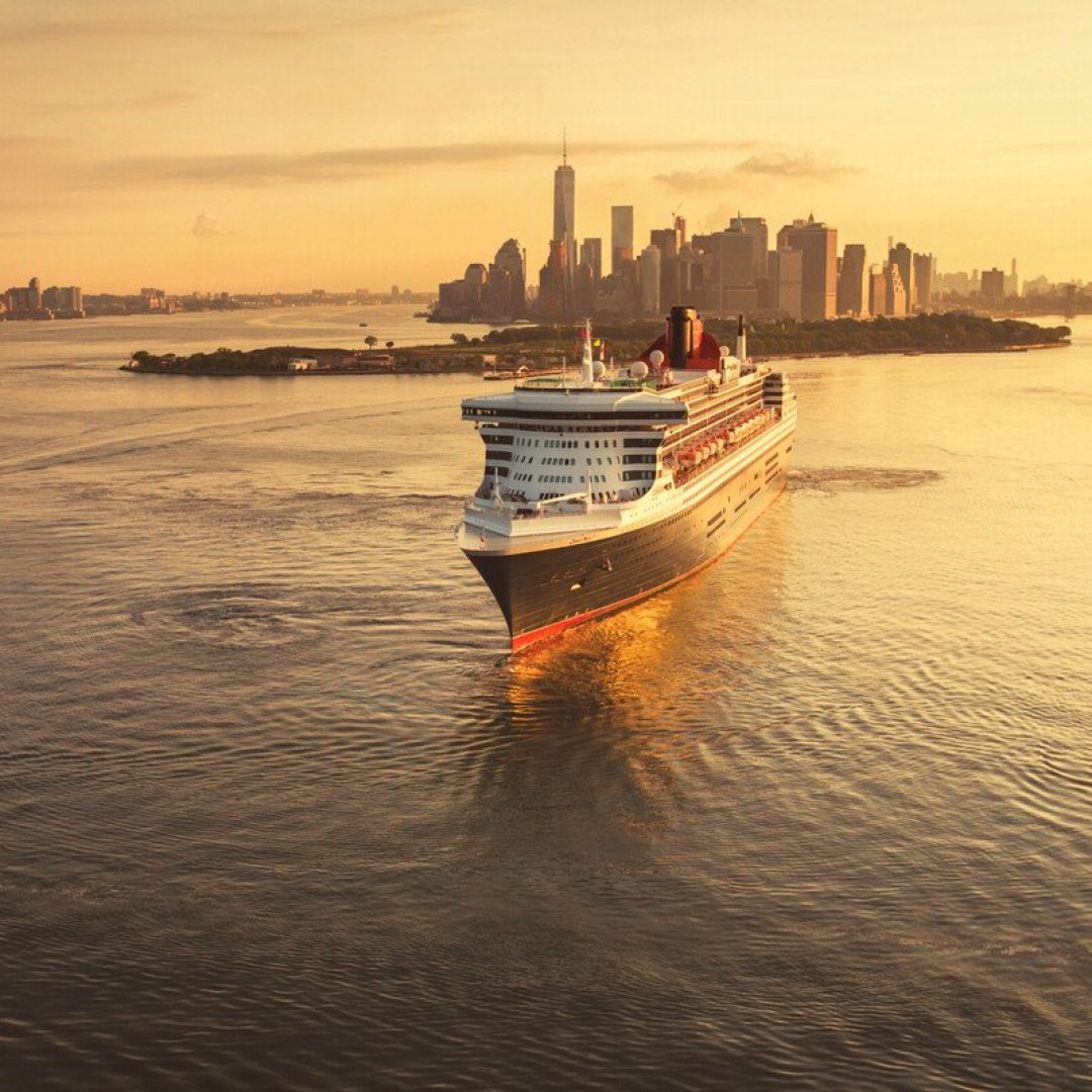 Queen Mary 2 NYC